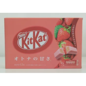 kitkat japan strawberry, kitkat strawberry japan, cheesecake flavored kit kat